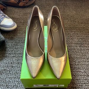 Hazel Gild Crack Sam Edelman stiletto heel